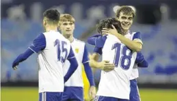  ?? NURIA SOLER ?? Francho, de frente, celebra un tanto al Apoel con el juvenil.