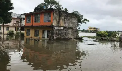  ?? JOSÉ LUIS TAPIA ?? Las zonas bajas de Tampico ya presentan inundacion­es.