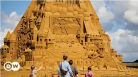  ??  ?? The world's largest sandcastle has been completed in Blokhus, Denmark