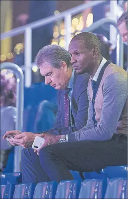  ?? FOTO: PERE PUNTÍ ?? Pep Segura y Eric Abidal desean fichar a los dos holandeses