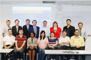  ??  ?? The UOB MBA students and academics.