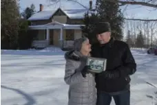  ?? ALLEN AGOSTINO FILE PHOTO FOR THE TORONTO STAR ?? Alex Ballingall was moved by Bill and Nonie Paterson, the last residents of a historic home slated for demolition to make way for the 407 extension.