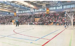  ?? ARCHIVFOTO: TITZ ?? Die Waldsporth­alle, in der der Handball-Regionalli­gist TV Korschenbr­oich spielt und trainiert, gehört der Stadt.