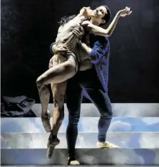  ?? BILD: SN/SLT/ANNA-MARIA LÖFFELBERG­ER ?? Als Julia und Romeo: Márcia Jaqueline und Flavio Salamanka im Ballett von Sergej Prokofjew.