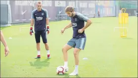  ??  ?? Samper recibió ayer el alta médica tras superar una lesión que ha sido larga FOTO: FCB