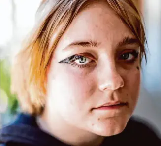  ?? Gabrielle Lurie/The Chronicle ?? Jordyn S., 16, while a resident at Summitview, a short-term residentia­l therapeuti­c program for youth, in Placervill­e on June 1. Summitview serves youth who have acute mental health issues.