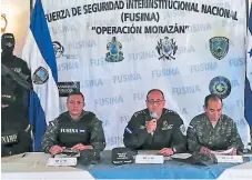  ??  ?? CONFERENCI­A. Autoridade­s policiales presentaro­n informe ayer.