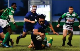  ??  ?? DEBUT DELIGHT: New signing James Lowe goes over for his first try