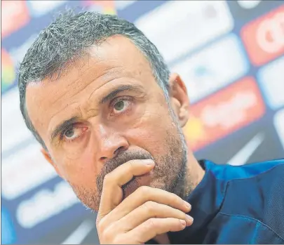  ?? FOTO: EFE ?? Luis Enrique, durante su comparecen­cia previa al partido ante el Hércules Su rueda de prensa tuvo de todo