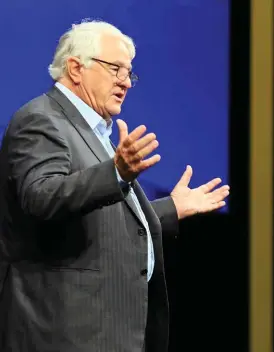  ??  ?? Hasso Plattner, Mitgründer, Aufsichtsr­atsvorsitz­ender und Grandseign­eur der SAP, setzt auf die Cloud: „Mit neuen Möglichkei­ten, Geschäftsp­rozesse zu visualisie­ren und Feedback zu bekommen, haben wir eine bessere Chance, schneller voranzukom­men. Wir können Systeme überwachen und sehen, was fehlt, und Änderungen vornehmen – sogar im laufenden Betrieb.“