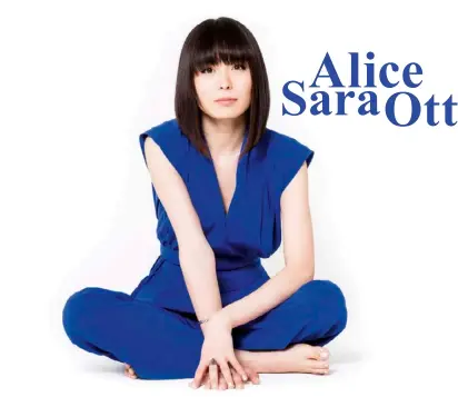  ?? ?? Clockwise from far left: Music Director Michel Tilkin conducting The Royal Bangkok Symphony Orchestra; A passionate and technicall­y flawless performanc­e of Maurice Ravel’s ‘Piano Concerto for Left Hand in D Major’; Acclaimed German-japanese pianist Alice Sara Ott