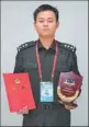  ?? PROVIDED TO CHINA DAILY ?? Hu Guangzhi is awarded the national third-highest citation for bravery for his heroic actions in fighting with a drug ring.