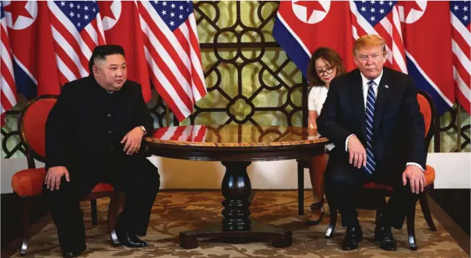  ?? FOTO: NTB SCANPIX ?? ANSPENT: Stemningen var torsdag ikke like god mellom Donald Trump (t.h.) og Kim Jong-un som da toppmøtet i Hanoi begynte dagen før.