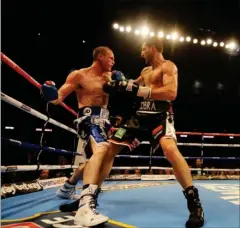  ?? FOTO: GRAHAM CHADWICK/ALL OVER PRESS ?? Carl Froch (th.) viste ingen nåde, da han mødte George Groves for tre år siden. I aften er Groves i ringen igen.