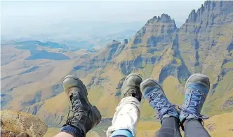  ?? ?? CHAMPAGNE Castle is the second-highest peak in the Drakensber­g mountain range.