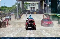  ?? PTI ?? A Greater Chennai Corporatio­n worker sprays disinfecta­nt at Rajiv Gandhi Government General Hospital, during the nationwide lockdown as a preventive measure against the Coronaviru­s, on Sunday