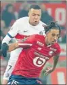  ?? ?? Yoro, junto a Mbappé.