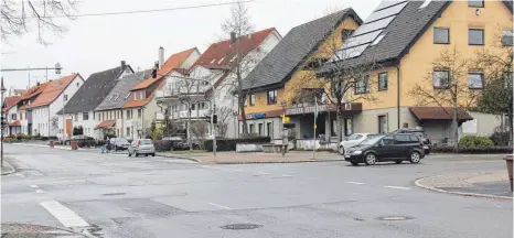  ?? FOTO: WINFRIED RIMMELE ?? Ein Kreisverke­hr in der Ortsmitte von Neuhausen ob Eck soll den Verkehr entlasten.