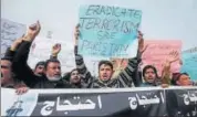  ?? REUTERS FILE ?? Protesters demonstrat­e against recent bomb blasts in various parts of Pakistan.