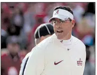  ?? AP/VASHA HUNT ?? Dan Enos, a former Arkansas assistant coach who was Alabama’s quarterbac­ks coach this season, will be named the Crimson Tide’s offensive coordinato­r, according to reports.