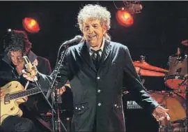  ?? CHRIS PIZZELLO / AP ?? Bob Dylan en un concert a Los Angeles el gener del 2012