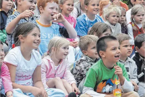  ?? FOTO: SUSANNE GRIMM ?? Stettens Kinder haben gut lachen, aber die Gemeinde muss mehr Kindergart­enplätze schaffen.