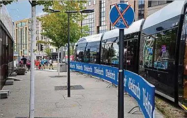  ?? Foto: Frank Weyrich ?? An der Kurve zur Allée Schaeffer hört der Radweg offiziell auf.