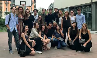  ?? (foto) ?? Il gruppo
Al Beccaria il bilancio della maturità per la 5ª G è di tre studenti bocciati su ventuno