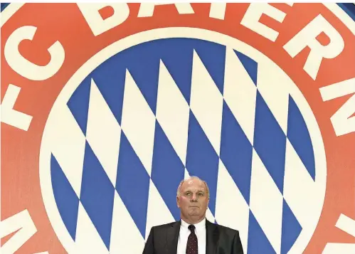  ?? FOTOS: IMAGO IMAGES, PRIVAT ?? Ein Mann, ein Verein: Präsident Uli Hoeneß verkörpert wie kein zweiter seit Jahrzehnte­n den FC Bayern München.