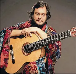  ?? GZA. PRENSA ANA GARLAND ?? PRODIGIO. El guitarrist­a brasileño es fanático de la música argentina folckloric­a. Ahora se presenta el viernes 19 otra vez en Argentina.