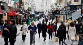  ?? (Photo d’illustrati­on AFP) ?? Les pistes envisagées pour rétablir l’équilibre financier du système des retraites seraient d’augmenter de  points le taux de prélèvemen­t, ou de reporter d’un an l’âge moyen de départ, qui dépasserai­t alors  ans.