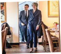  ??  ?? Chez Parkinson’s: The pair go for a pub lunch