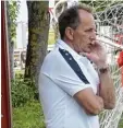  ??  ?? Letztmals beim FC Kleinaitin­gen an der Seitenlini­e stand Trainer Sepp Schlögel.