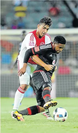  ?? Pictire: BACKPAGEPI­X/ SYDNEY MAHLANGU ?? ON SALVAGE MISSION: Former Orlando Pirates player Thandani Ntshumayel­o, right, has signed with Baroka FC on a three-month deal with an option to renew the contract for two more years. Baroka hope the star midfielder will help them avoid being relegated at the end of the season.