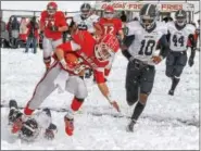  ?? MERCURY FILE PHOTO ?? OJR’s Brad Kinckner hauls in a long pass in the second half of the memorable snow game in 2014.