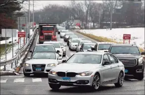  ?? Tyler Sizemore / Hearst Connecticu­t Media ?? Traffic backs up on Interstate 95 at Arch Street Exit 3 in Greenwich. Traffic frequently backs up from the exit ramp onto the highway during rush hour at the exit.