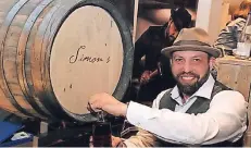  ?? FOTO: STEPHAN EPPINGER ?? Severin Simon stellt seinen Rum im Spessart her. Für Köln wurde eine eigene Sorte kreiert.