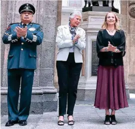  ??  ?? CEREMONIA. Olga Sánchez Cordero estuvo ayer en Palacio Nacional.