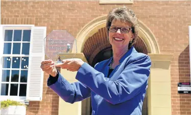  ?? Picture: EUGENE COETZEE ?? PURSUING EXCELLENCE: Collegiate Girls High principal Melita Bagshaw, who won National Teaching Awards provincial final