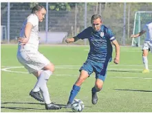  ?? FOTO: UWE MISERIUS ?? Kapitän René Rekus und sein SV Bergfried stehen nach zwei klaren Sieg an der Spitze der Kreisliga Köln.