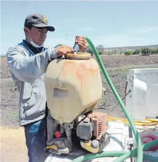  ?? FOTO LUIS LUEVANOS / ?? Bajar el consumo de agua para riego agrícola, sería una medida importante.