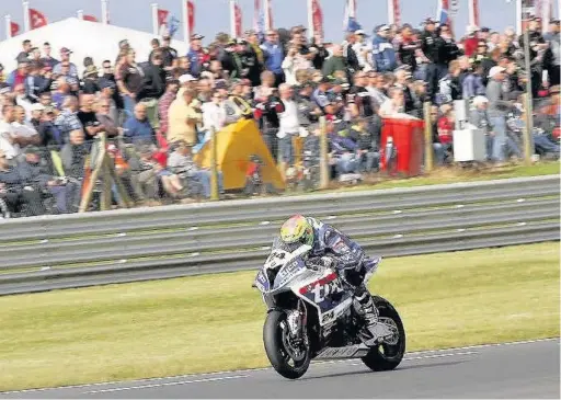  ?? Www.mphotograp­hic.co.uk ?? ●●Christian Iddon in action on the track at Snetterton