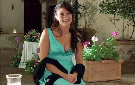  ??  ?? Studentess­a Il sorriso di Giada, la ragazza 25enne della provincia di Isernia che si è tolta la vita a Napoli, lanciandos­i dal polo universita­rio di Monte Sant’angelo, Federico II di Napoli