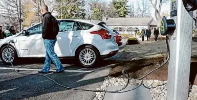  ?? Times Union file photo ?? NYSERDA is seeking public relations help to promote state green energy initiative­s, including adoption of more electric vehicles.