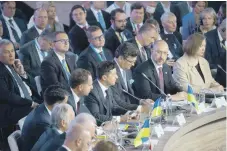  ?? Фото с сайта www.crimea-platform.org ?? Окружение президента Украины решит, кому остаться во власт ном круге.