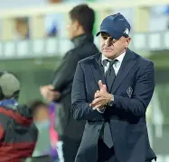  ??  ?? Panchina Giuseppe Iachini, allenatore della Fiorentina