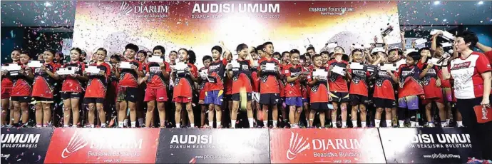  ?? PB DJARUM ?? SELANGKAH LAGI: Sebanyak 67 peserta lolos ke tahap karantina Audisi Umum Djarum Beasiswa Bulutangki­s 2017 di Kudus kemarin.