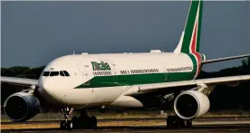  ?? AFP ?? Compagnia in cerca di rilancio. Un jet dell’Alitalia