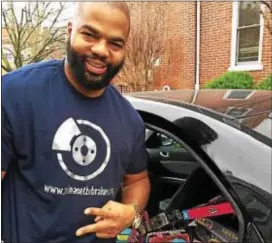  ?? SUBMITTED PHOTO ?? Delorean Andrews, an aircraft electricia­n at Boeing Co. in Ridley Township, prepares to deliver toys he purchased to a shelter for homeless women and children in Wilmington, Del., last Christmas Eve as part of his outreach efforts through Release the...