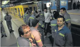  ?? D. DIAZ ?? Corte. Trabajador­es del subte en un de los paro contra Macri.